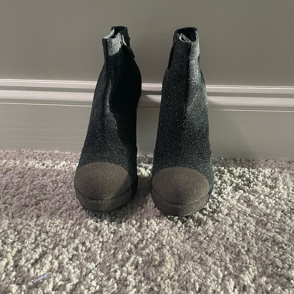 Boot season - Picture 2 of 5